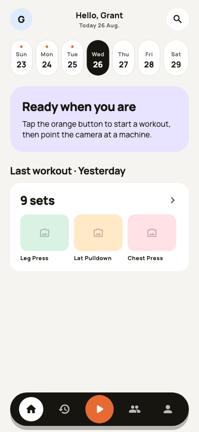 Spotter's home screen: a week strip with the days trained marked, and the last workout showing nine sets across Leg Press, Lat Pulldown and Chest Press.